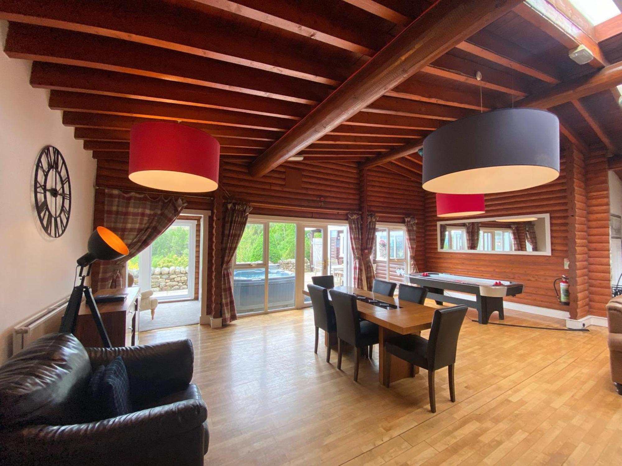 Lodge Kaoglen-grandsuite-hot Tub-pitlochry-dunkeld-pet Friendly