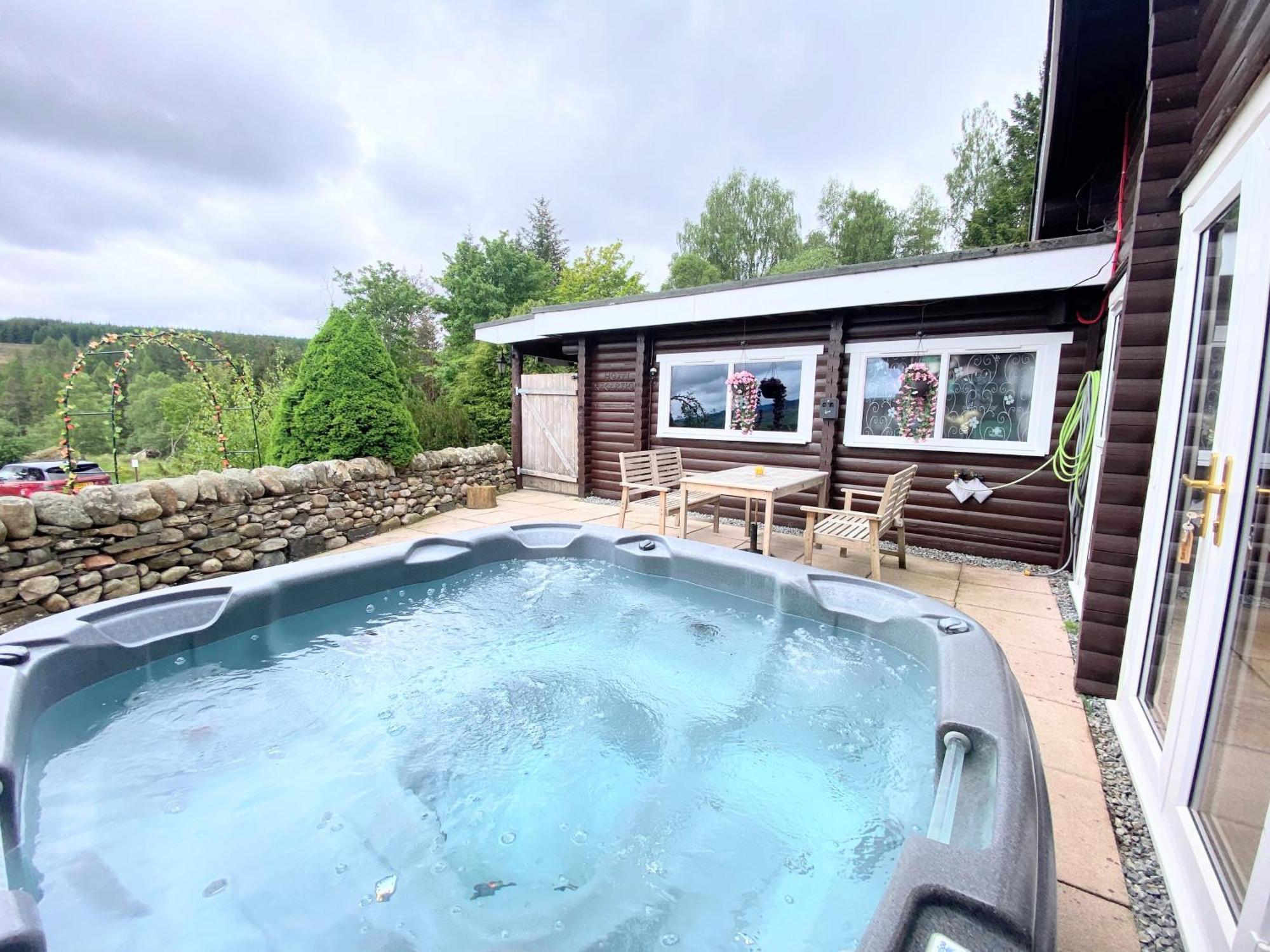 Kaoglen-grandsuite-hot Tub-pitlochry-dunkeld-pet Friendly Lodge Balnald