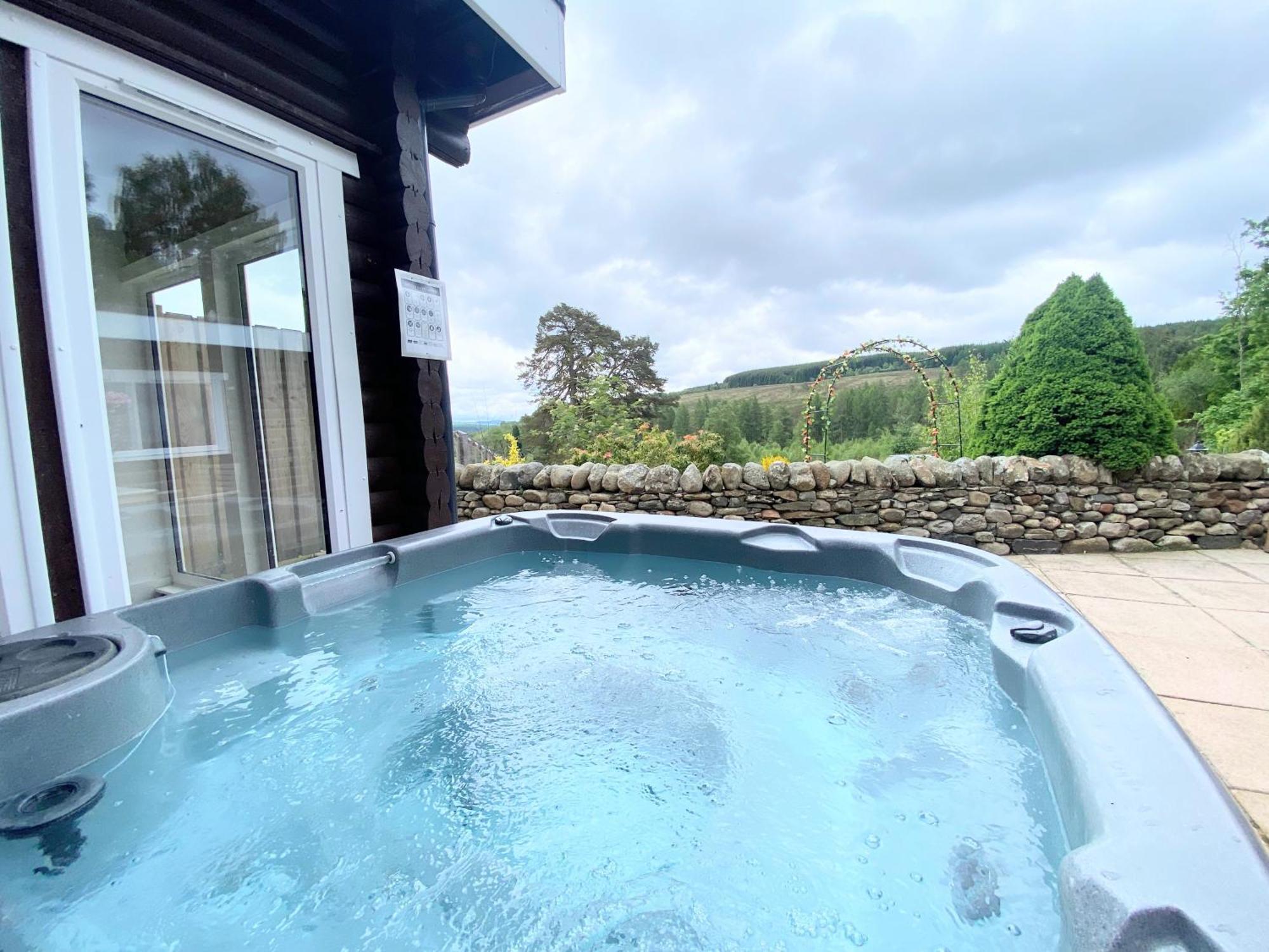 Kaoglen-grandsuite-hot Tub-pitlochry-dunkeld-pet Friendly Lodge